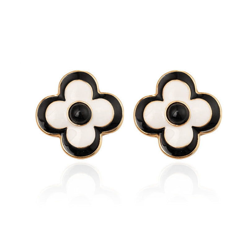 Wholesale French Retro Vintage Flower Pearl Earrings